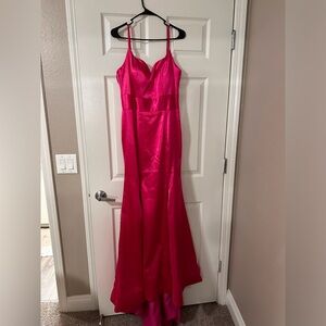 Fuschia Hebeos prom/ bridesmaid dress. Never worn. Size 10